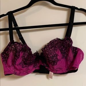 Cacique 40c pink and black lace bra.